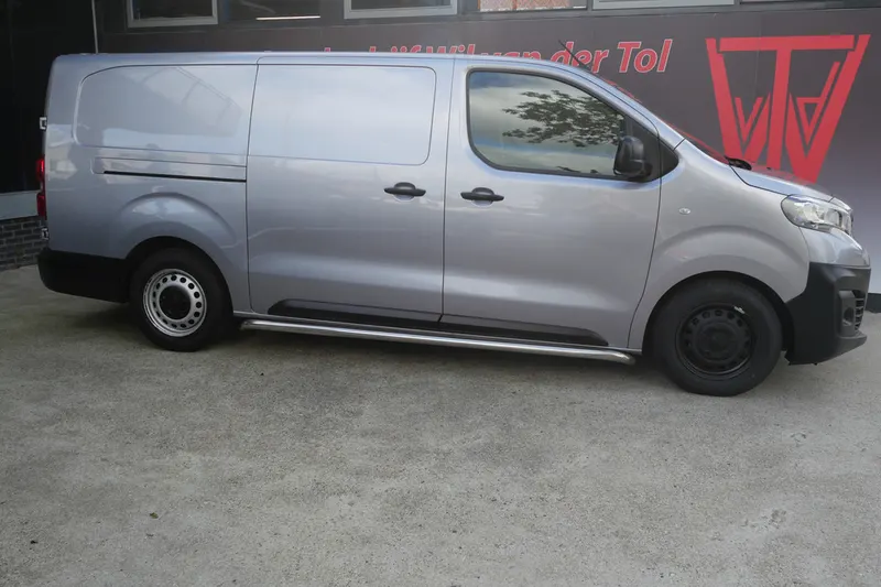 Peugeot e-Expert (2023)
