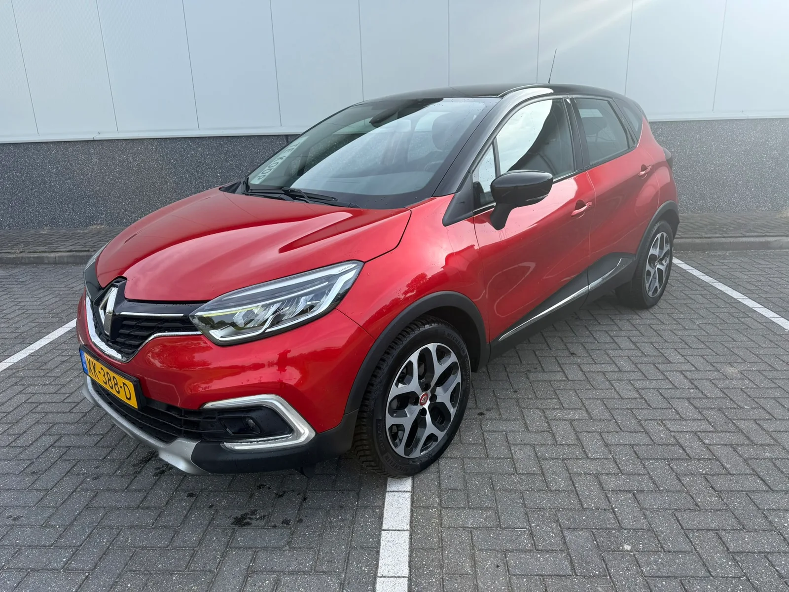 Renault Captur (2018) — foto 1