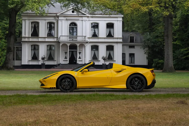 Ferrari F8 Spider (2022)
