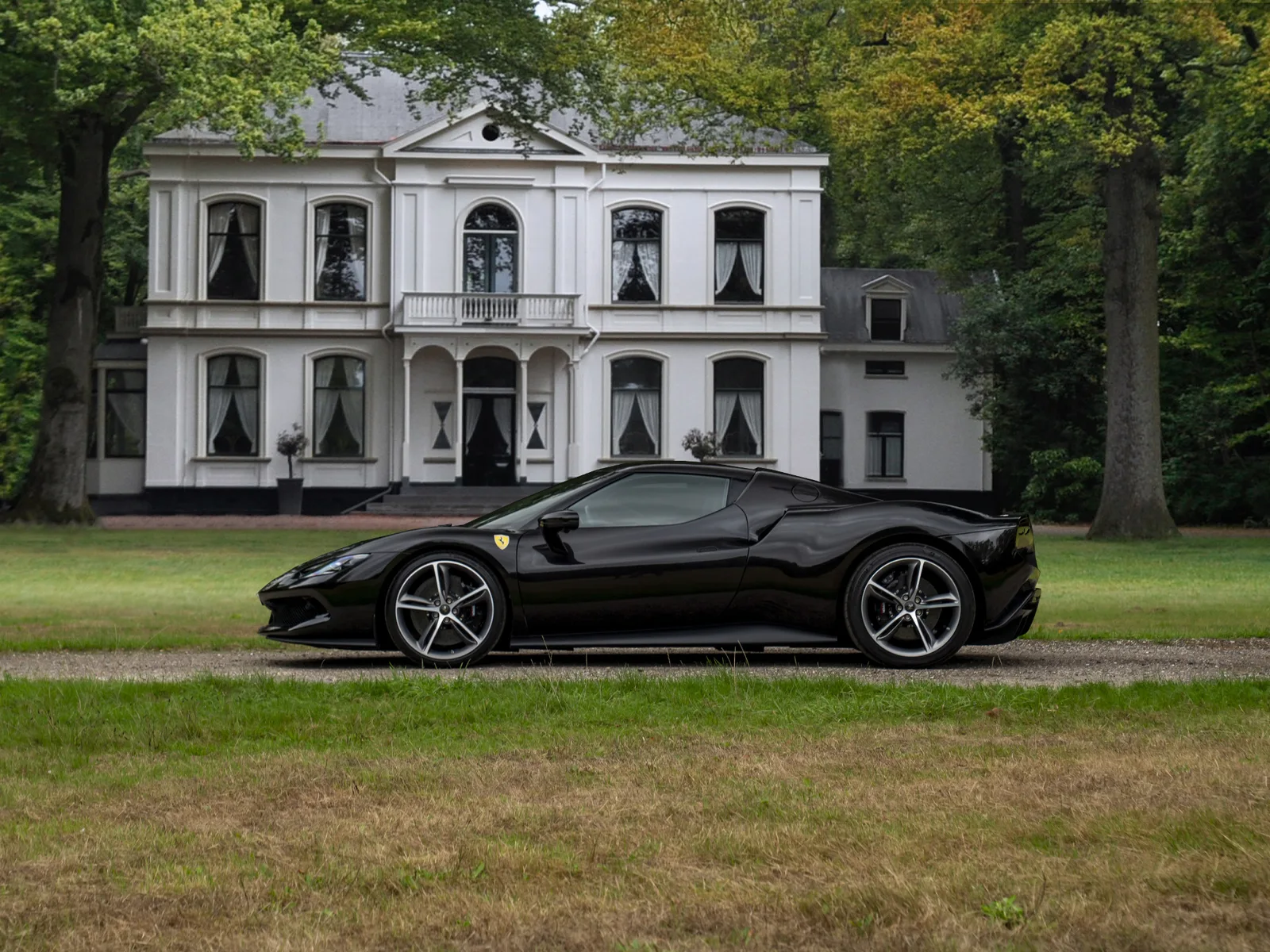 Ferrari 296 GTB (2023) — foto 1