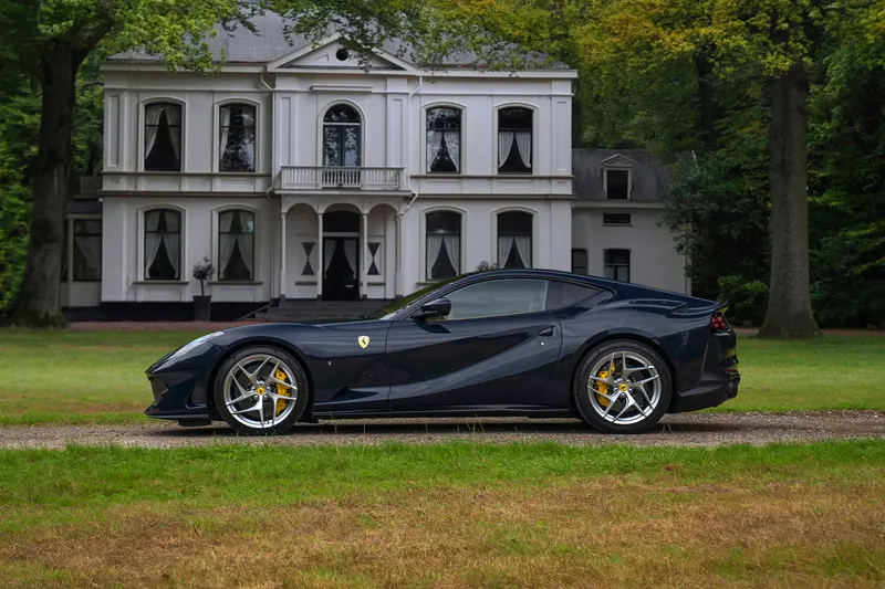 Ferrari 812 (2020)