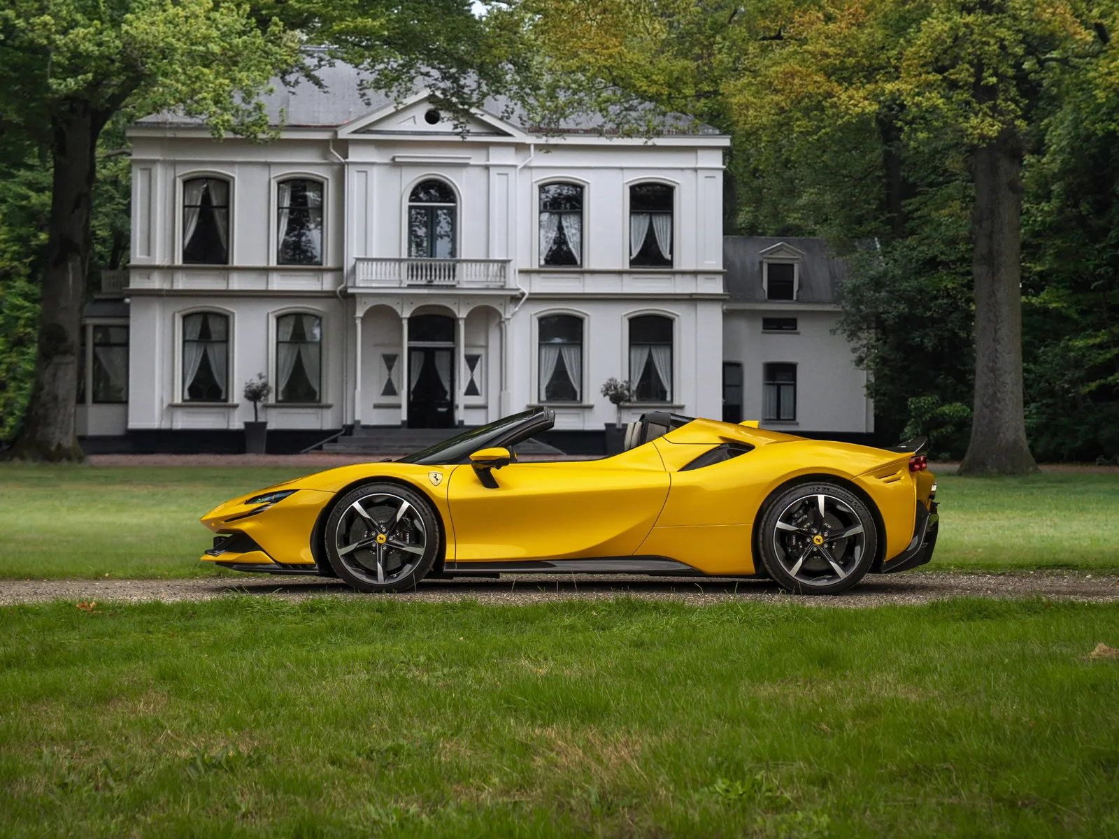 Ferrari SF90 Spider (2023) — foto 1