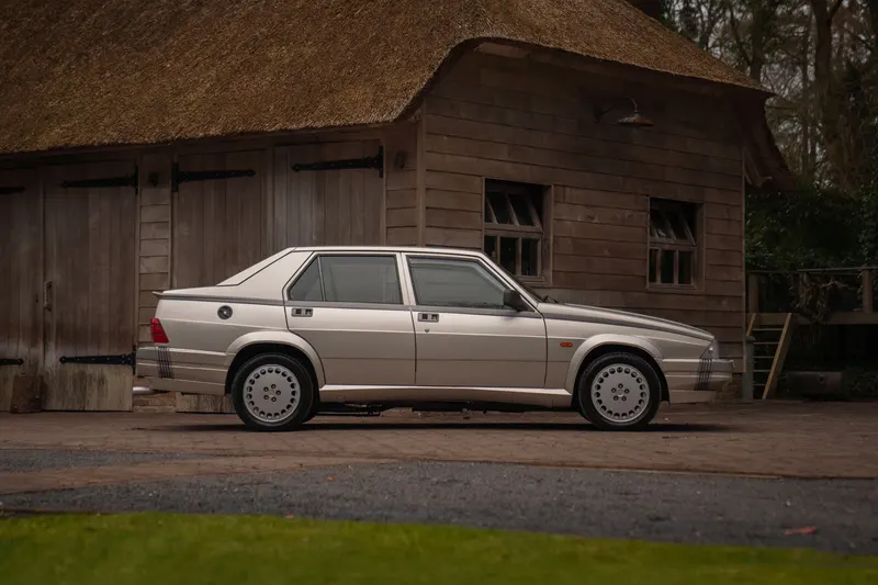Alfa Romeo 75 (1989)