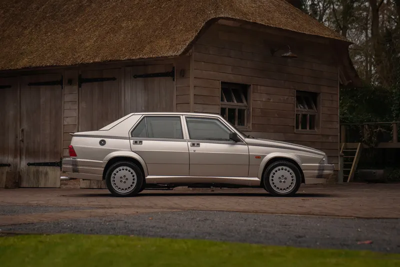 Alfa Romeo 75 (1989)