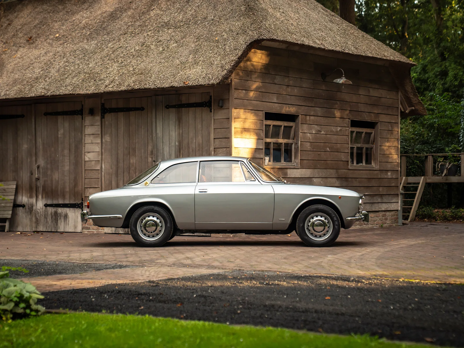 Alfa Romeo 1750 (1971) — foto 1