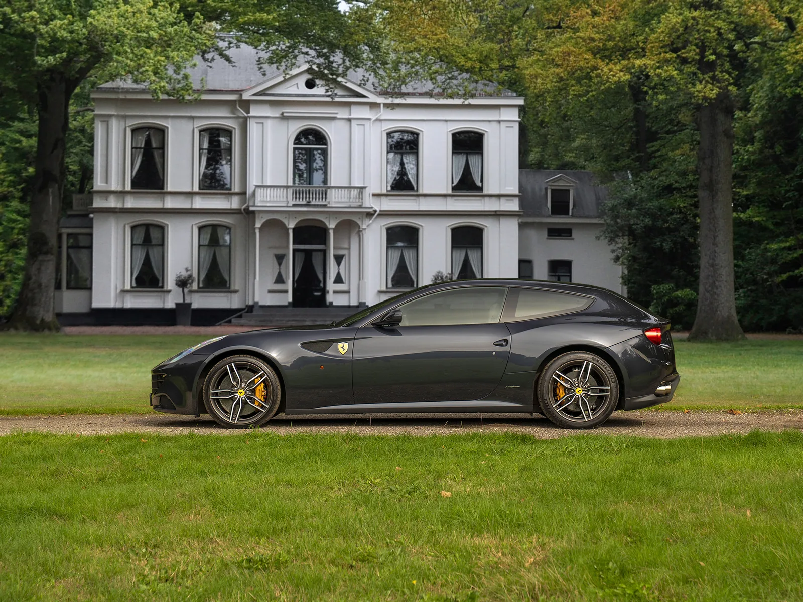 Ferrari FF (2012) — foto 1