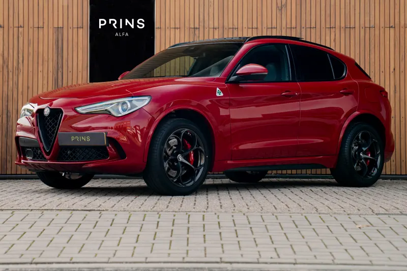 Alfa Romeo Stelvio (2018)