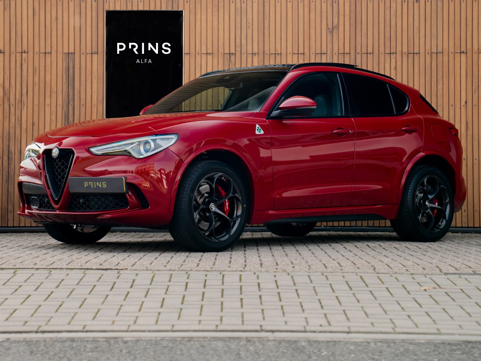 Alfa Romeo Stelvio (2018) — foto 1