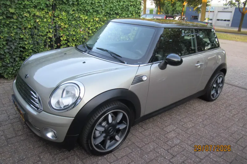 MINI Cooper (2009)