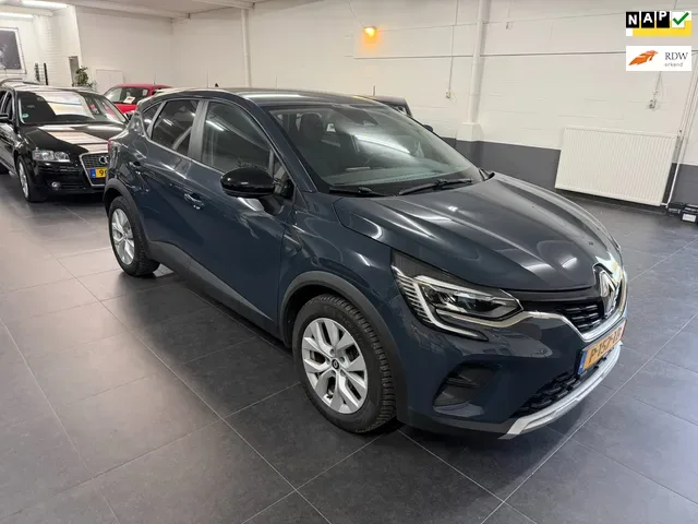 Renault Captur (2022) — foto 1