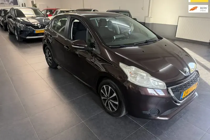 Peugeot 208 (2012)
