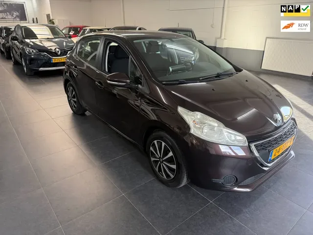 Peugeot 208 (2012) — foto 1