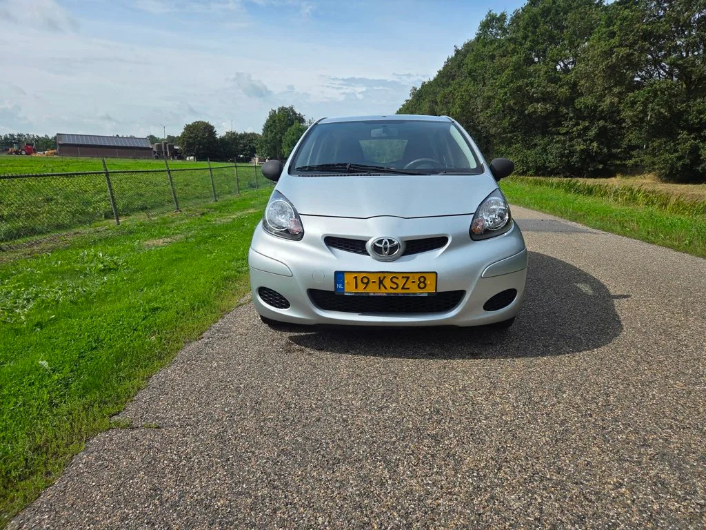 Toyota Aygo (2010) — foto 1