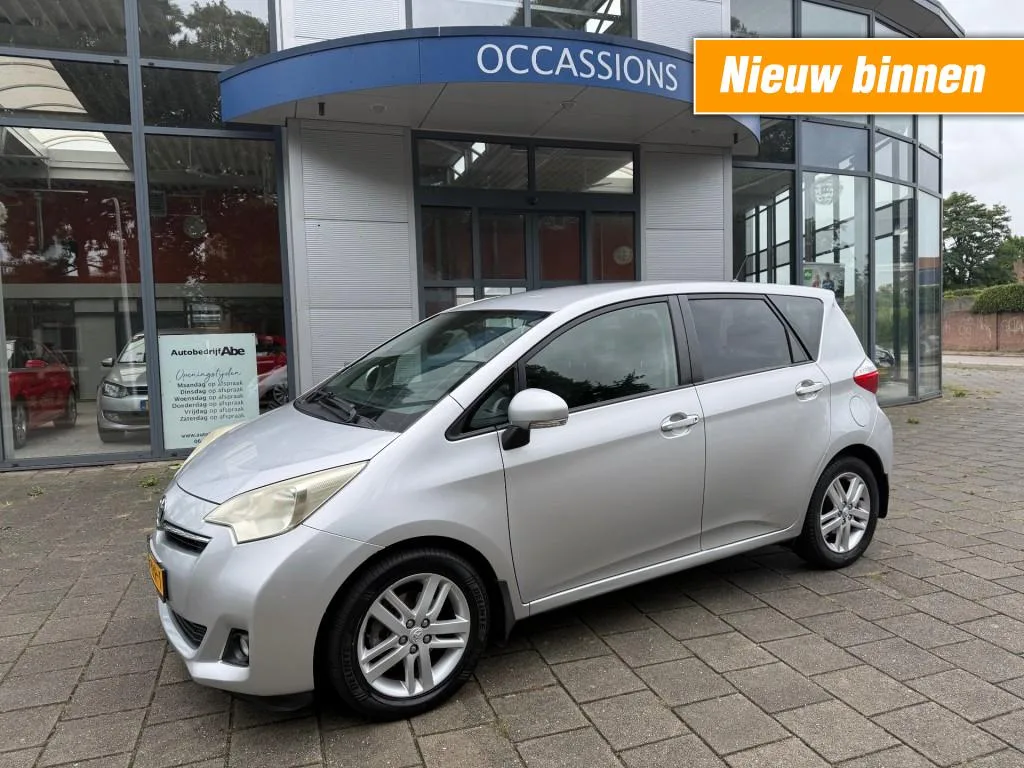 Toyota Verso (2011) — foto 1