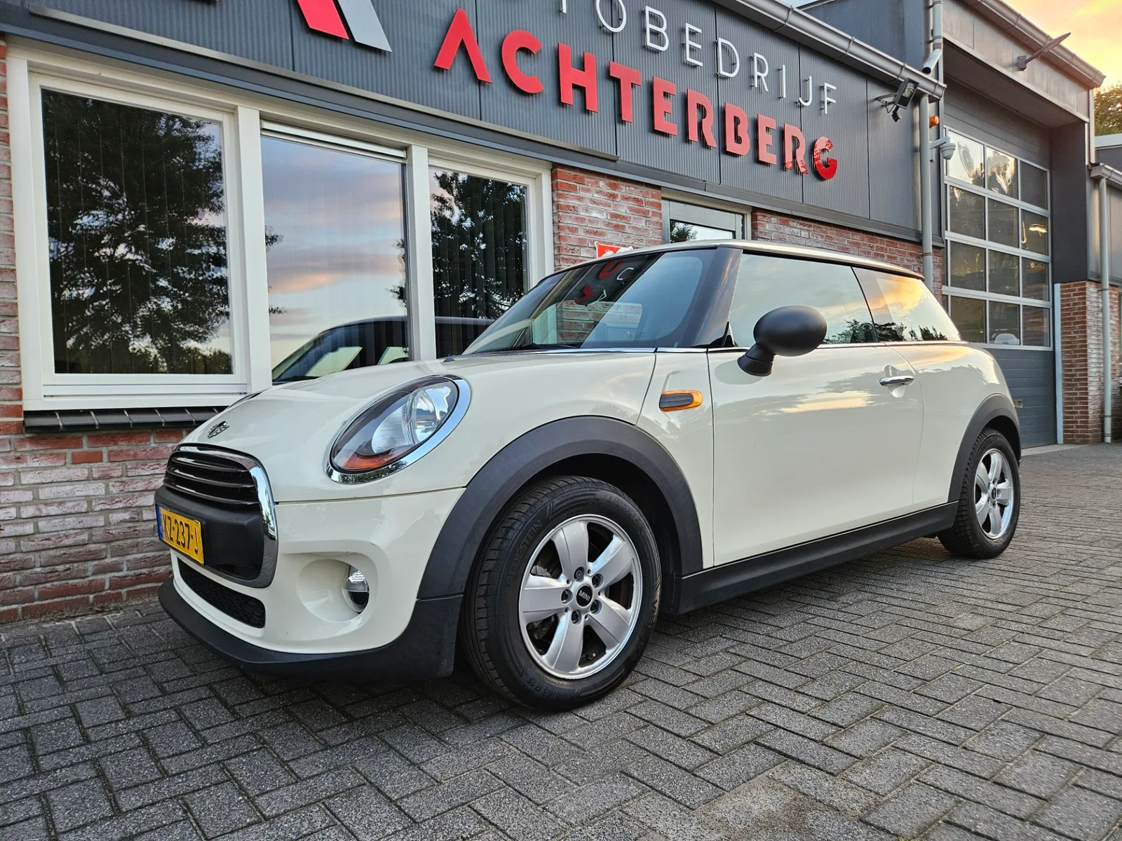 MINI One (2017) — foto 1