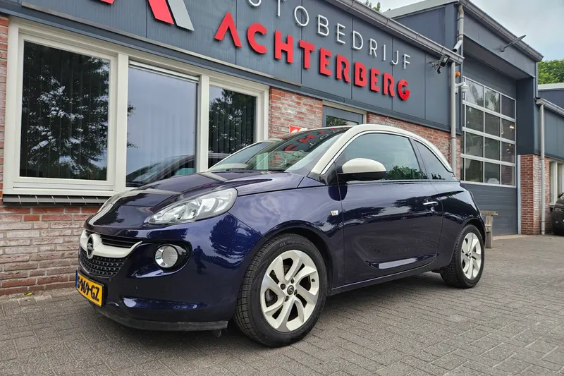 Opel Adam (2013)