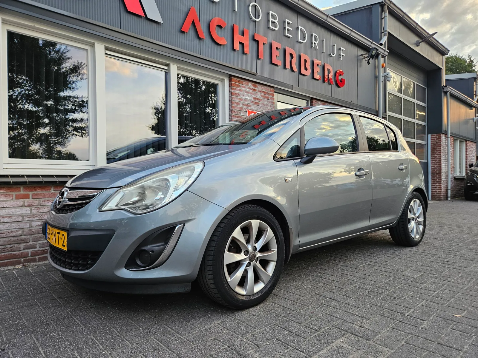 Opel Corsa (2012) — foto 1