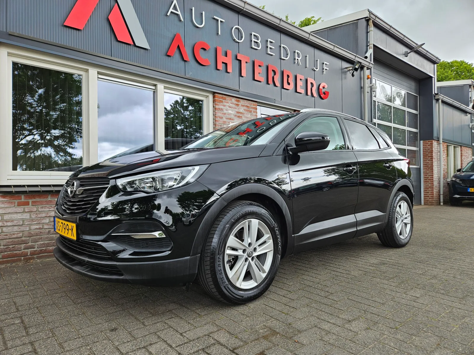 Opel Grandland X (2019) — foto 1