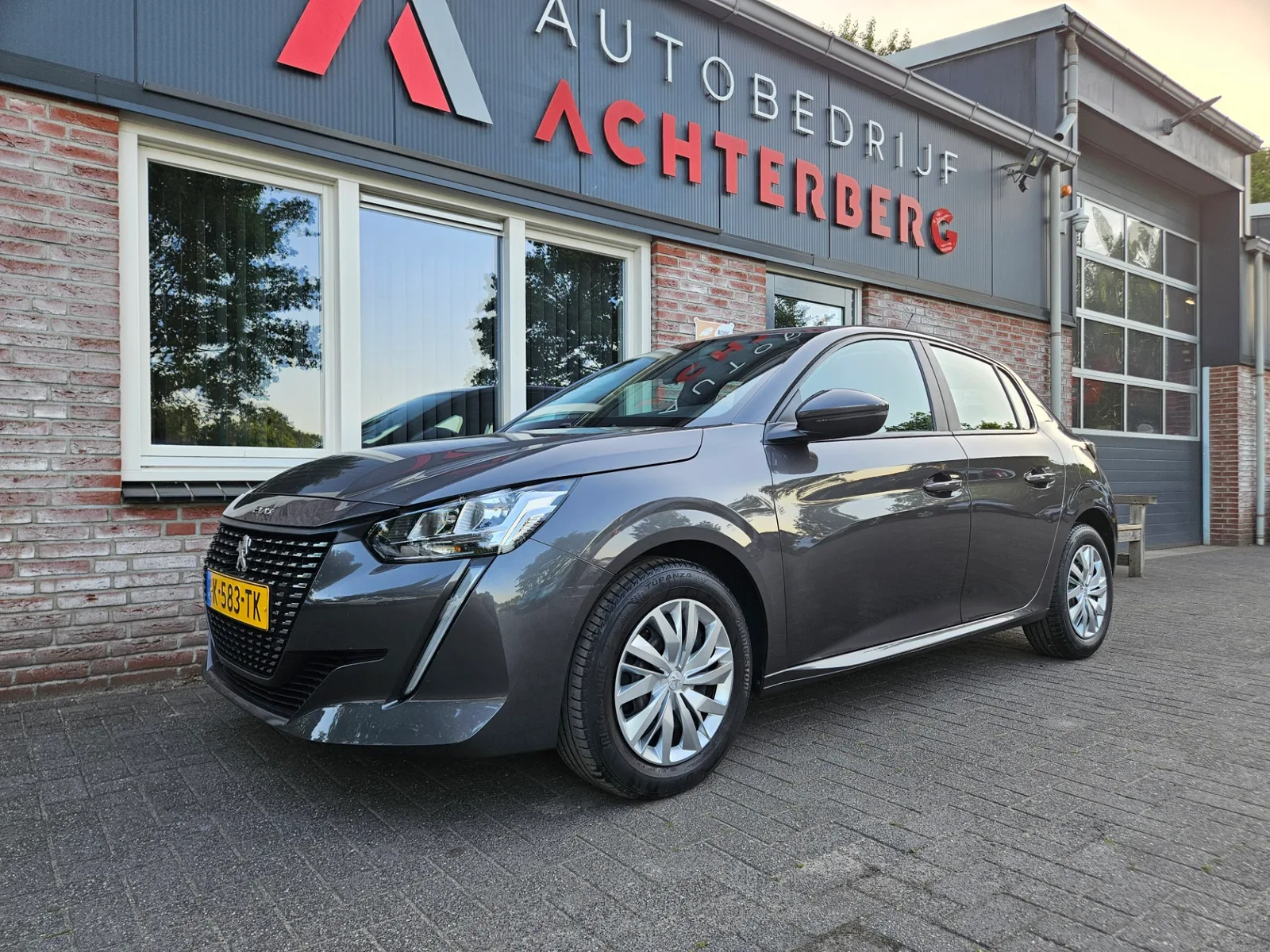 Peugeot 208 (2021) — foto 1