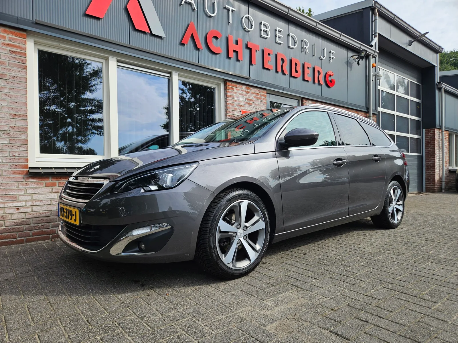 Peugeot 308 (2017) — foto 1