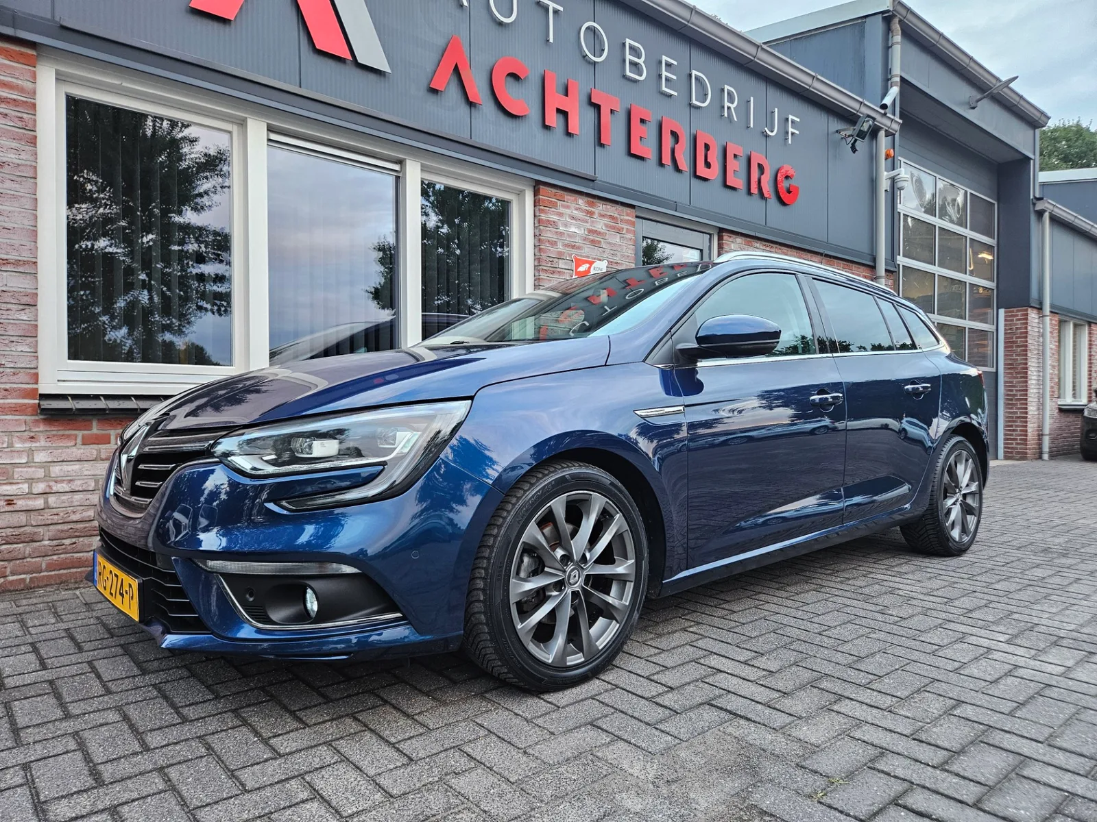 Renault Mégane (2017) — foto 1