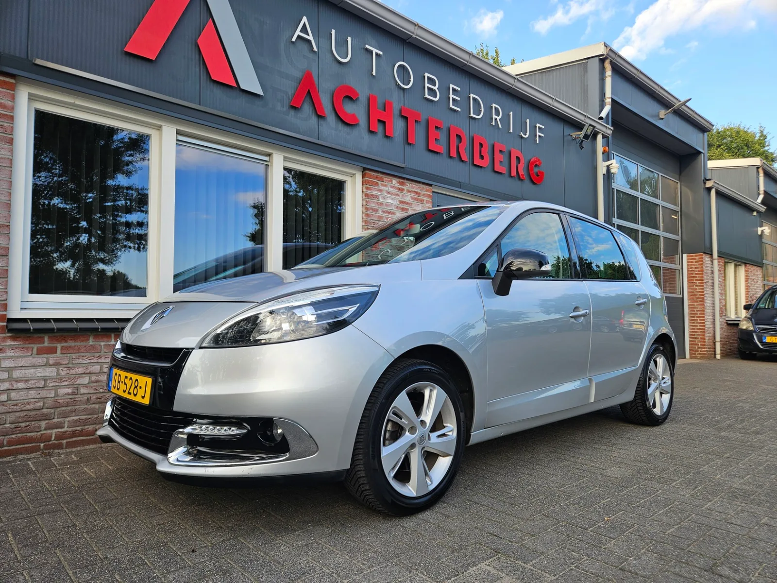 Renault Scénic (2012) — foto 1