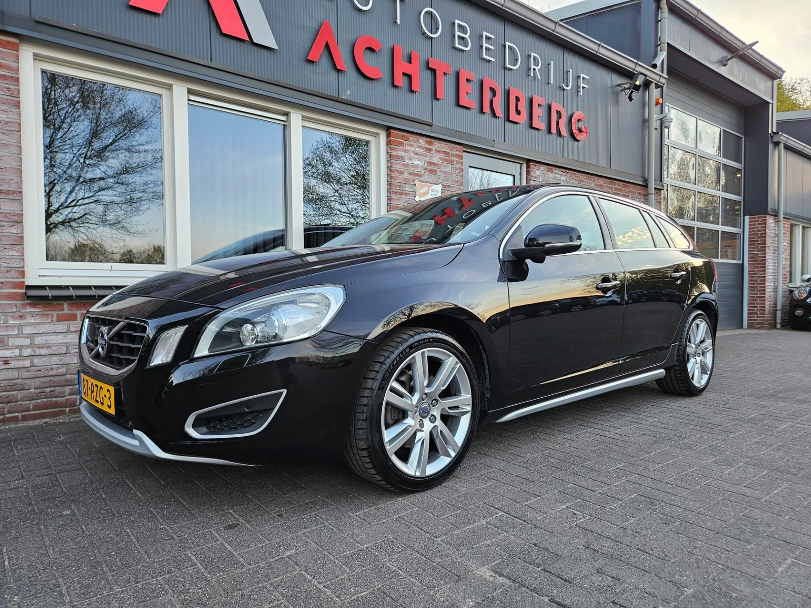 Volvo V60 (2011) — foto 1