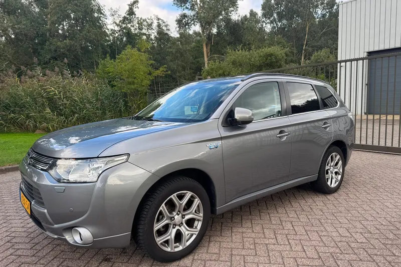 Mitsubishi Outlander (2014)