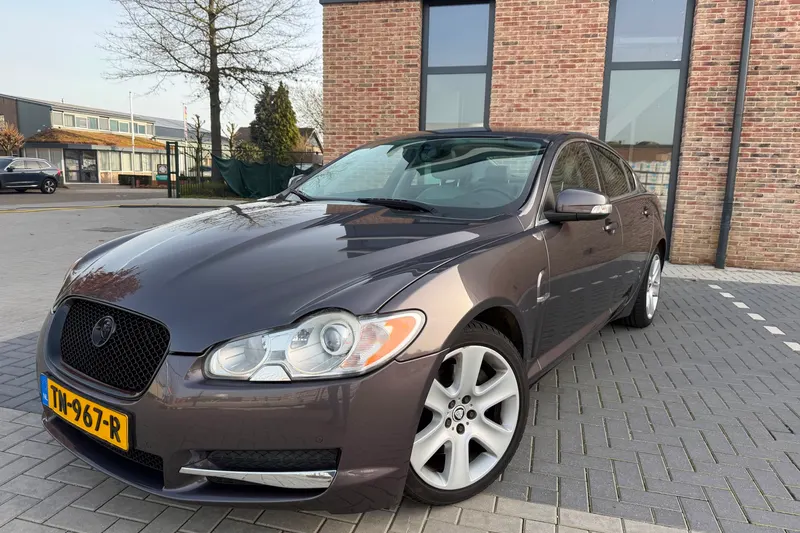 Jaguar XF (2008)