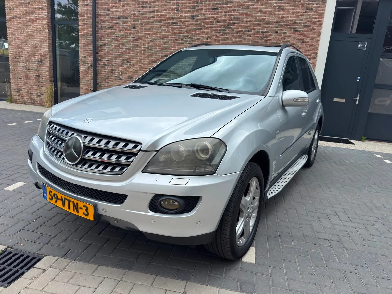 Mercedes-Benz ML-Klasse (2008) — foto 1