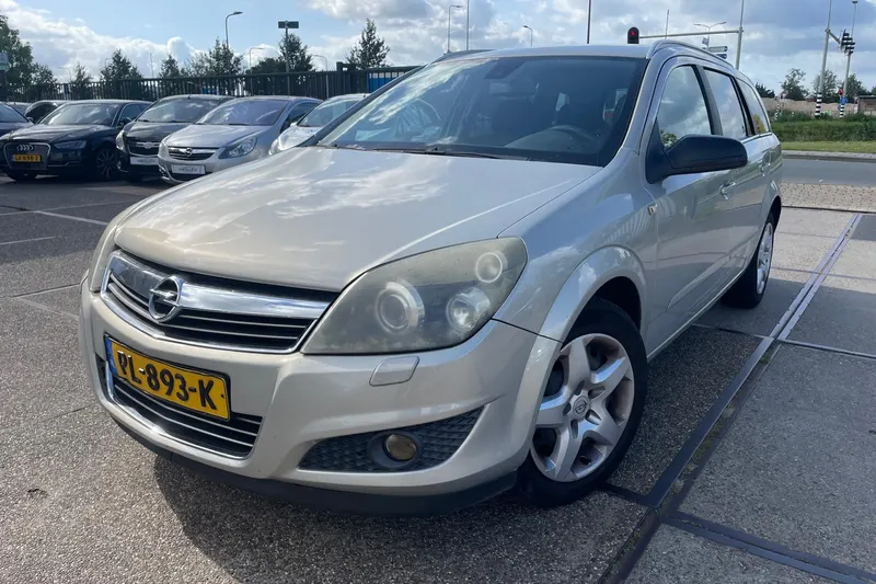 Opel Astra (2008)