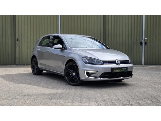 Volkswagen Golf (2015) — foto 1