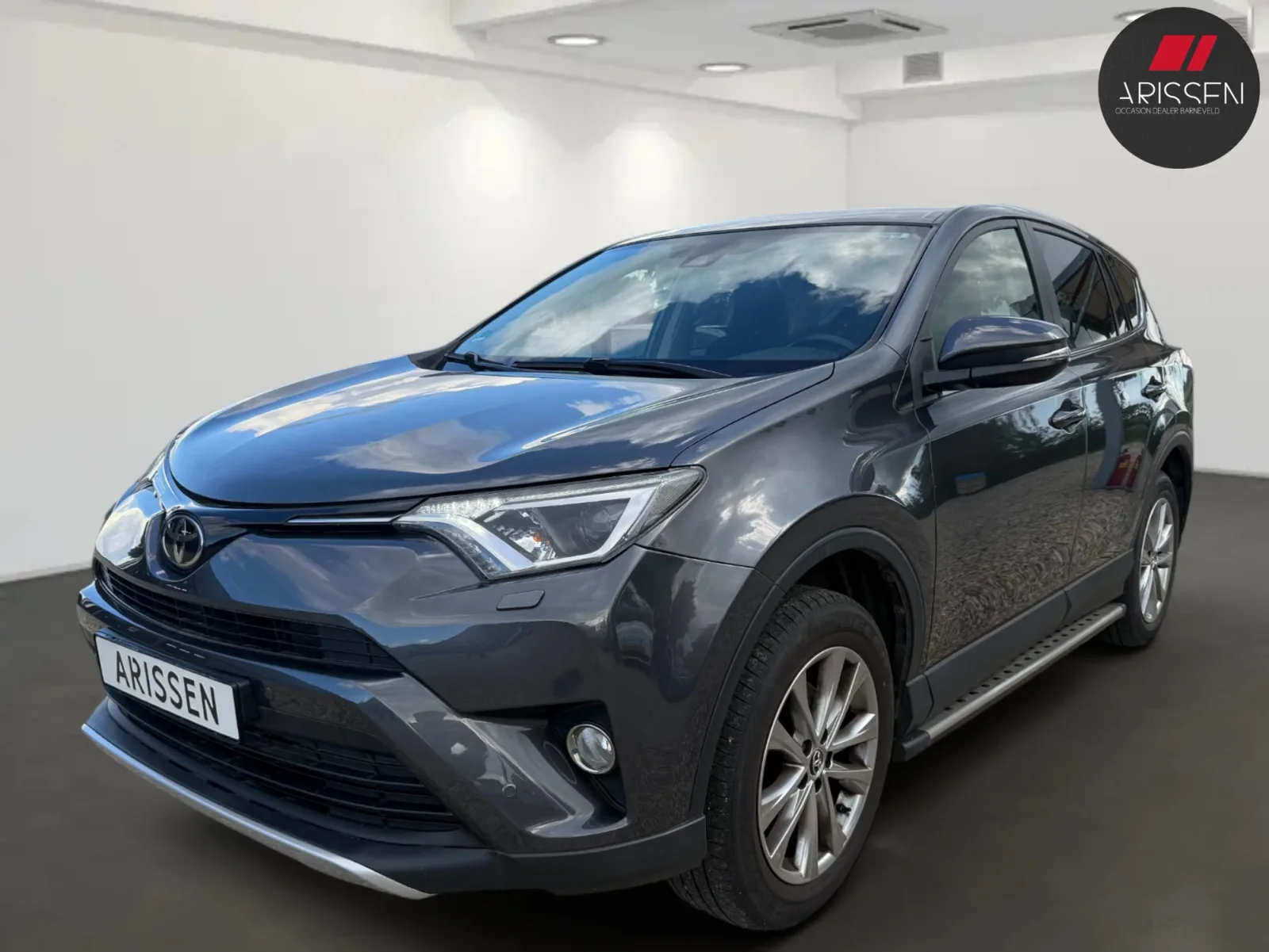 Toyota RAV4 (2017) — foto 1