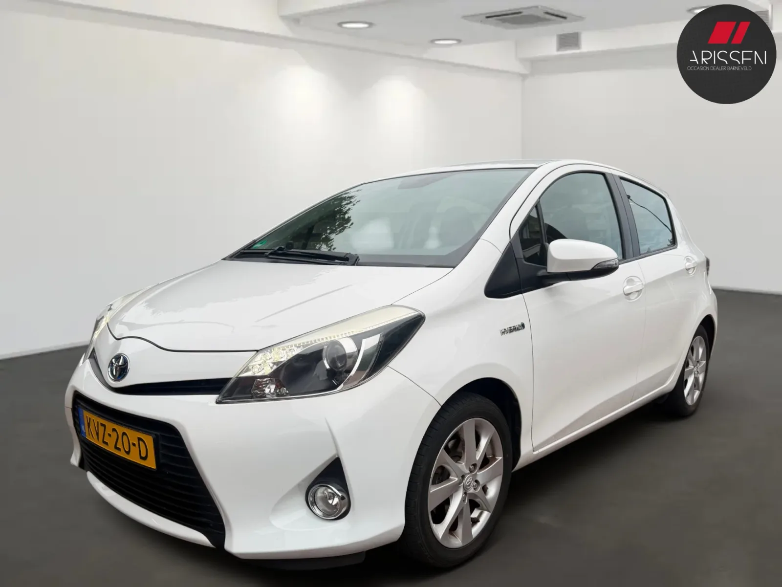 Toyota Yaris (2013) — foto 1