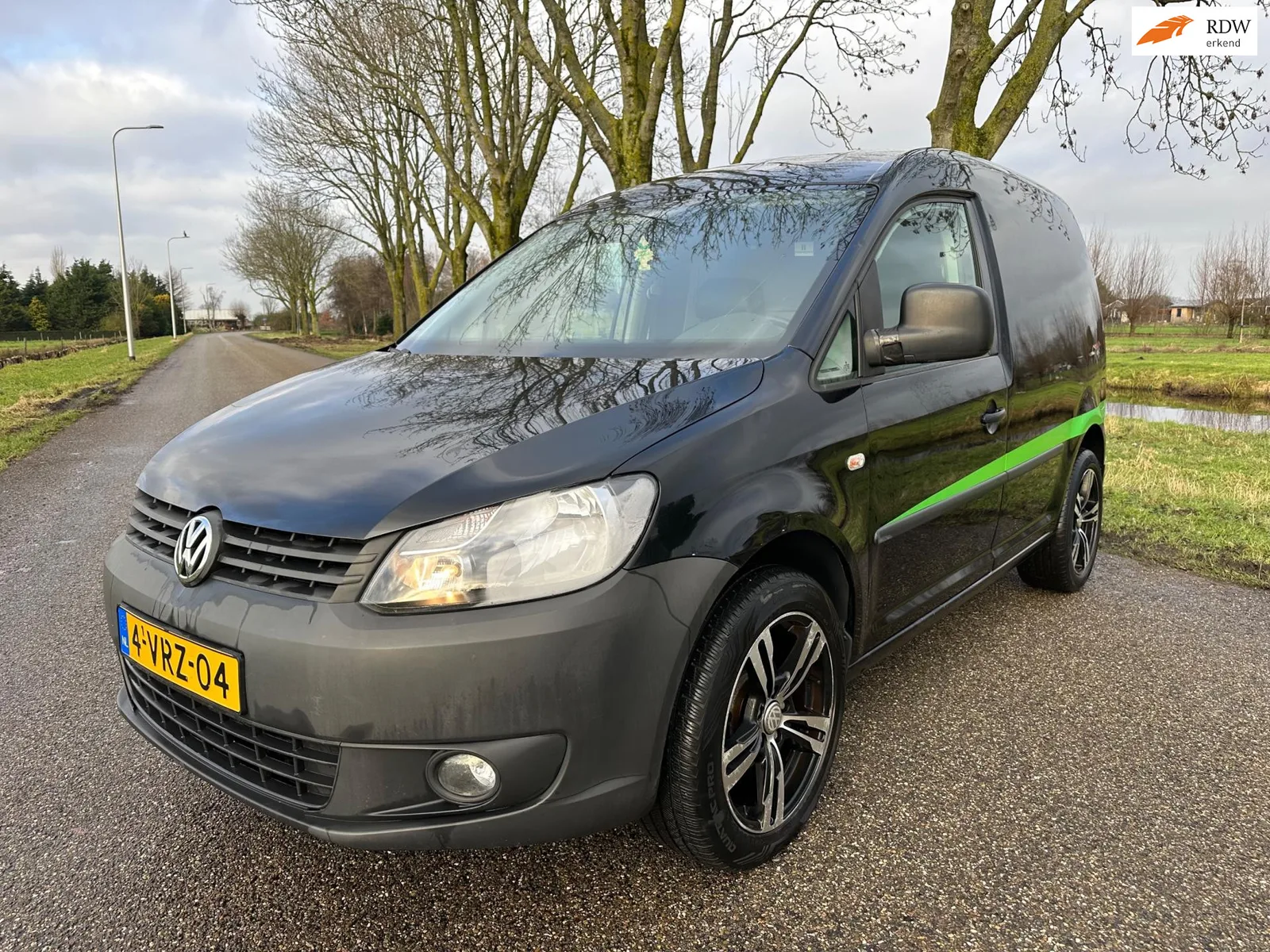 Volkswagen Caddy (2011) — foto 1