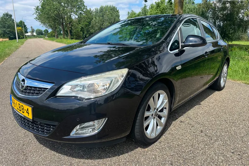 Opel Astra (2010)