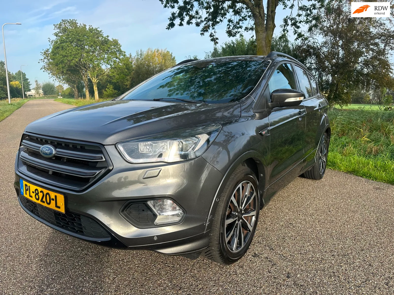 Ford Kuga (2017) — foto 1