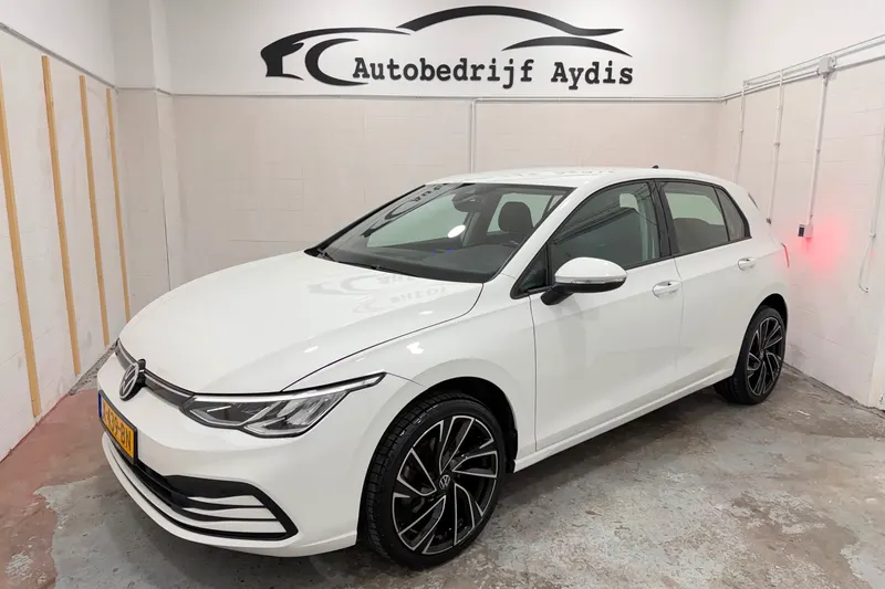 Volkswagen Golf (2023)