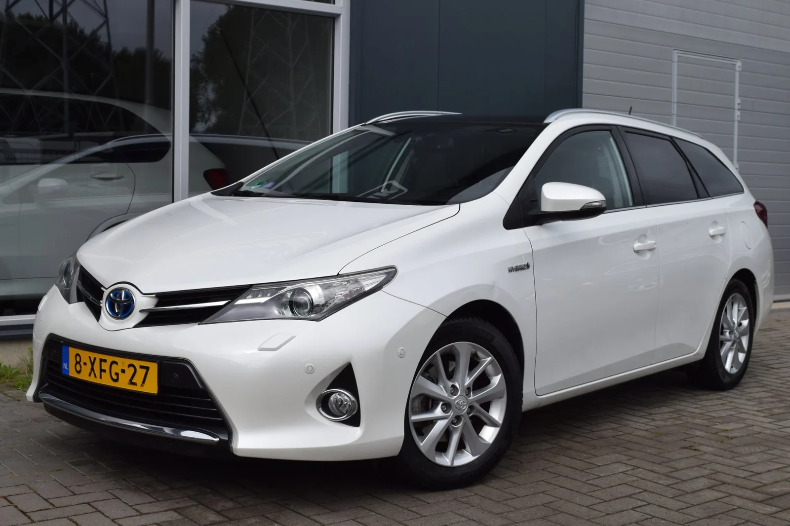 Toyota Auris (2014) — foto 1