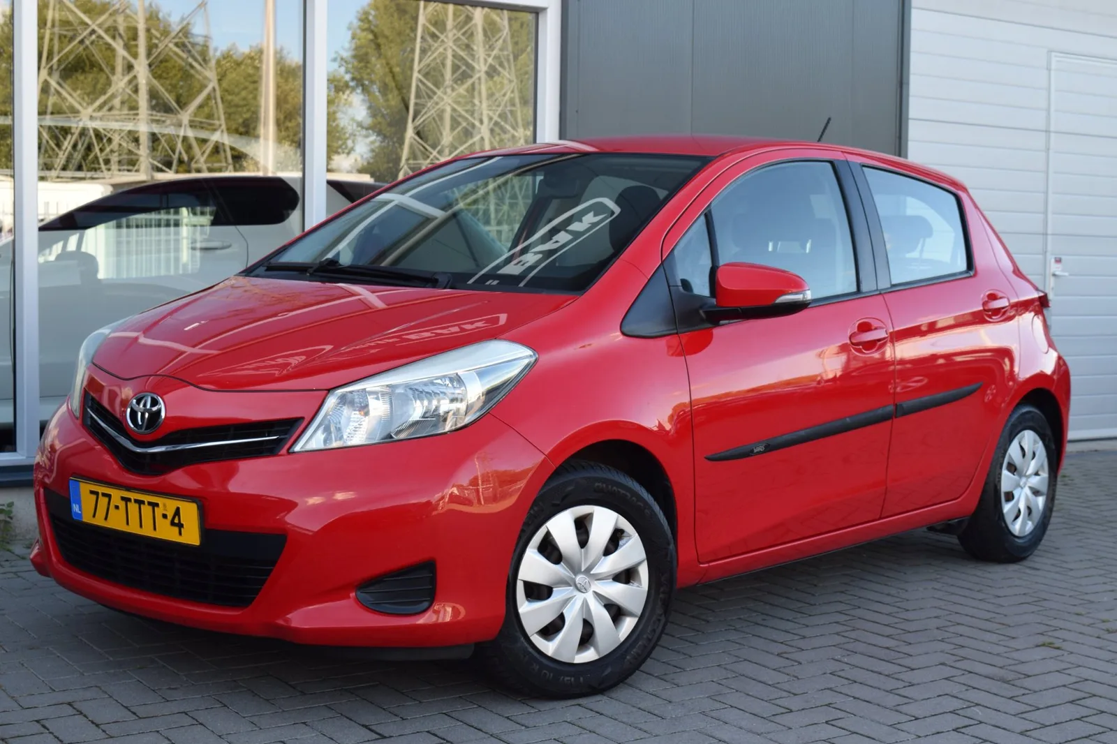 Toyota Yaris (2012) — foto 1