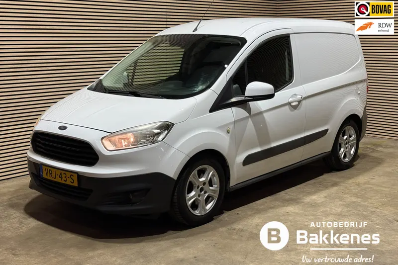 Ford Transit Courier (2016)