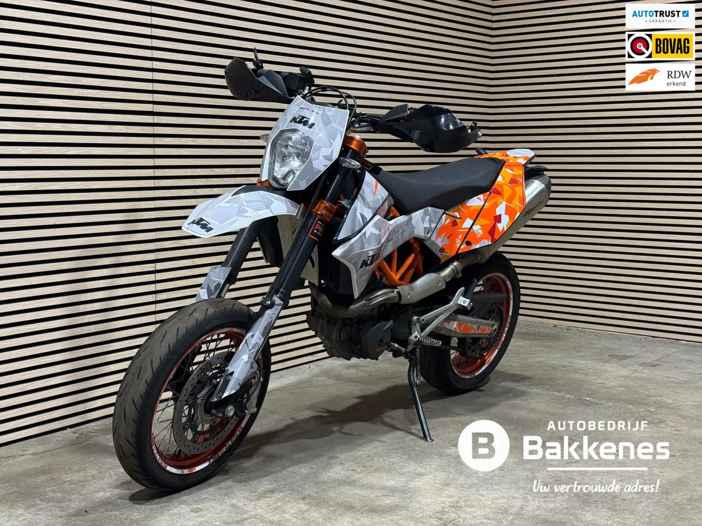 KTM 690 SMC R (2015) — foto 1