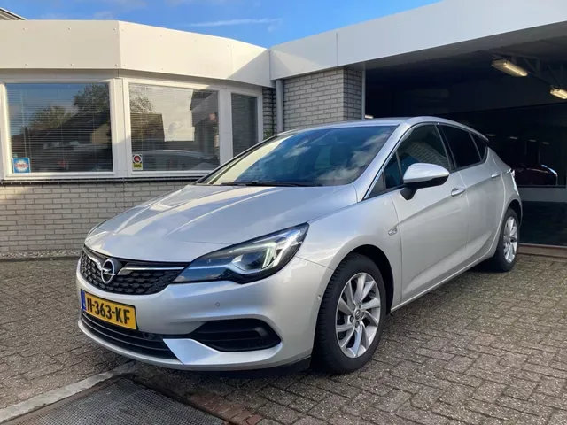Opel Astra (2020) — foto 1