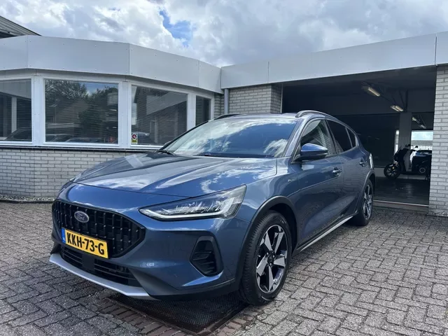 Ford Focus (2022) — foto 1
