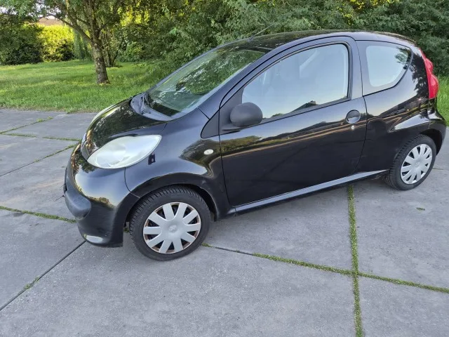 Peugeot 107 (2007) — foto 1