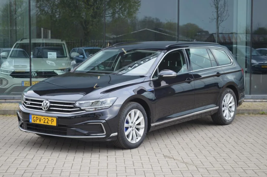 Volkswagen Passat (2020) — foto 1