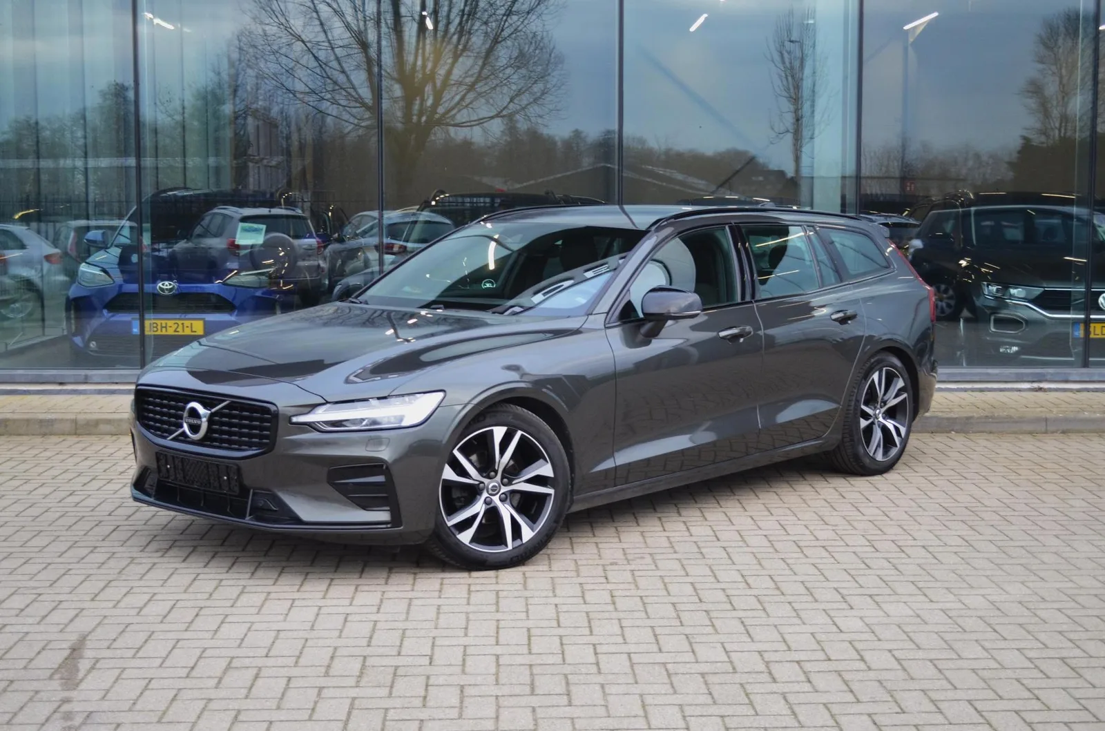 Volvo V60 (2022) — foto 1