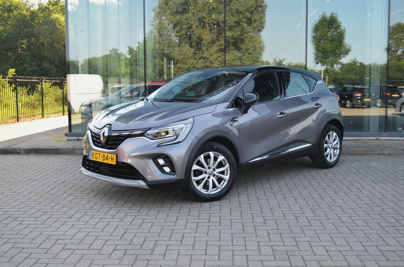 Renault Captur (2020) — foto 1