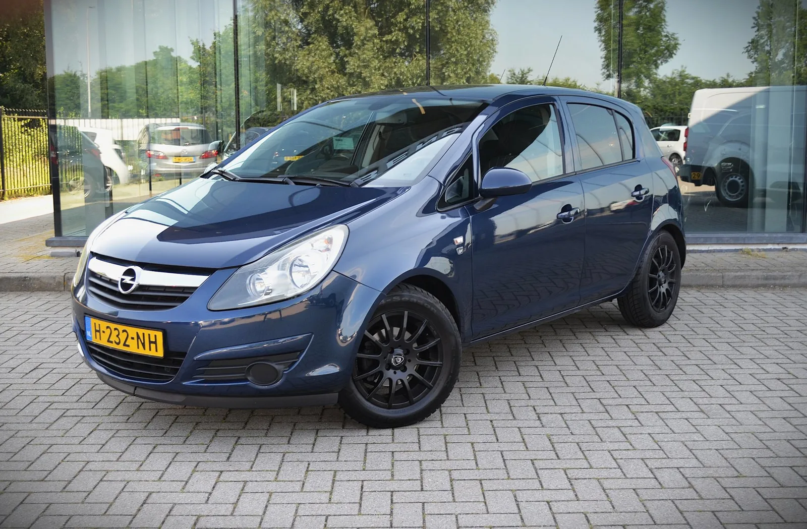 Opel Corsa (2010) — foto 1