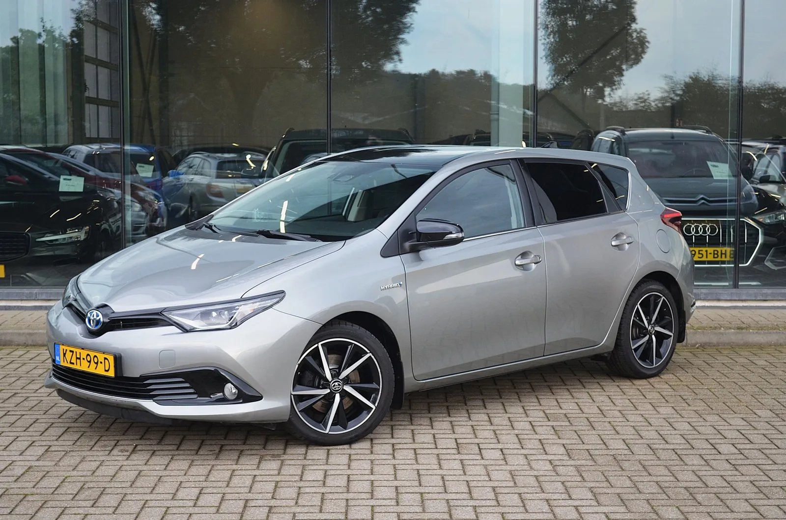 Toyota Auris (2018) — foto 1